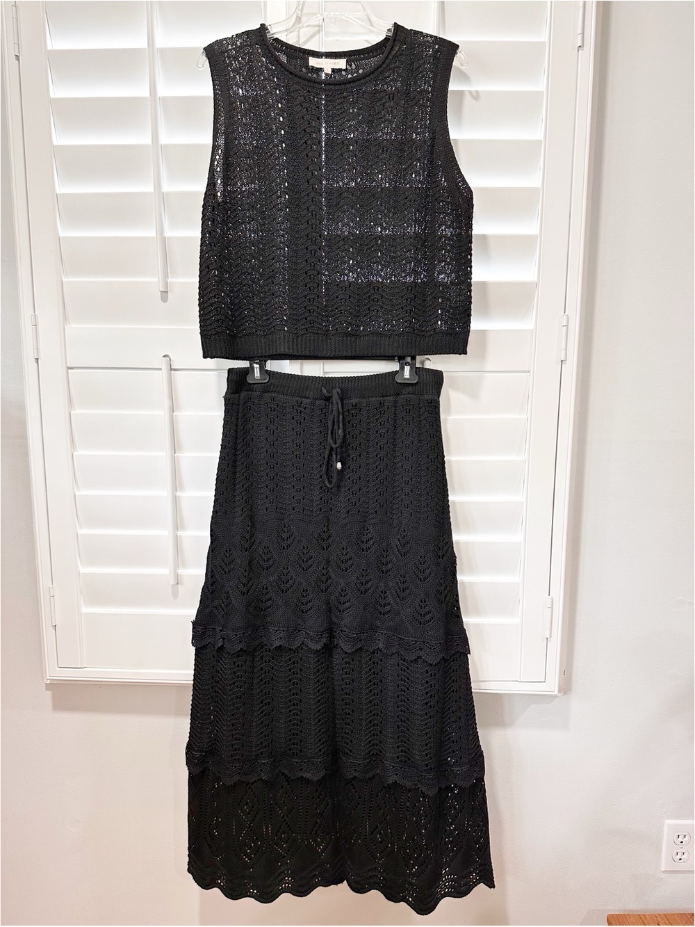 Solitaire Black Crochet Knit 2 Piece Set Crop Top Midi Skirt Women’s L Boho